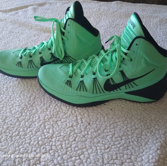 Nike Other - Mens tennis shoes